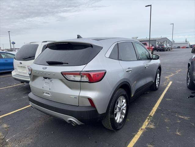 2020 ford escape se