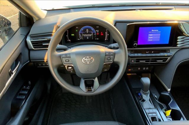 2025 toyota camry le