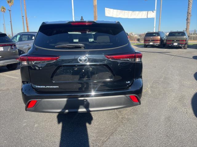 2022 toyota highlander le