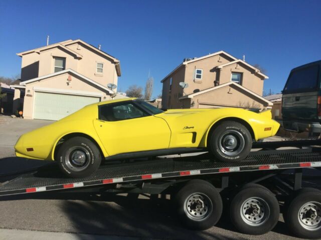 1976 corvette stingray (yellow)