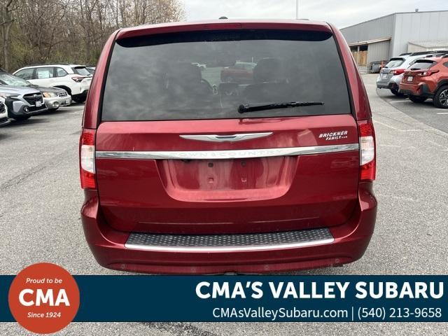 2016 chrysler town & country touring-l