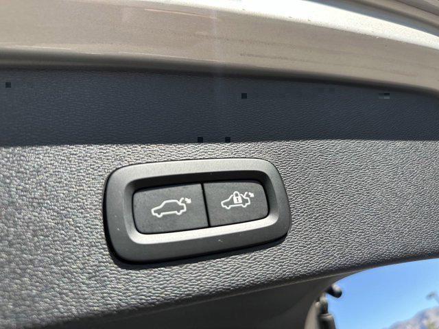 2023 volvo c40 recharge pure electric twin ultimate
