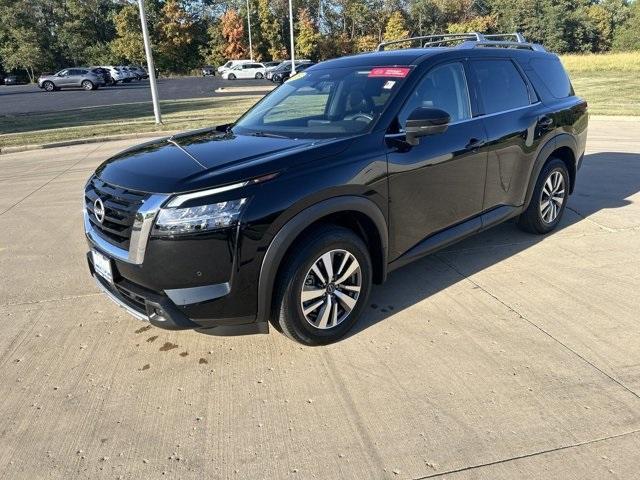 2023 nissan pathfinder sl
