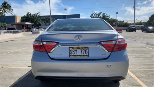 2016 toyota camry le