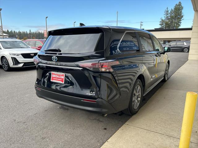 2024 toyota sienna le