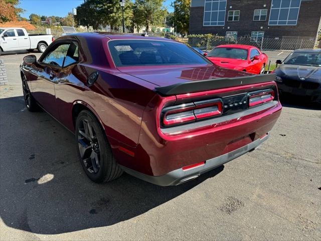 2019 dodge challenger sxt