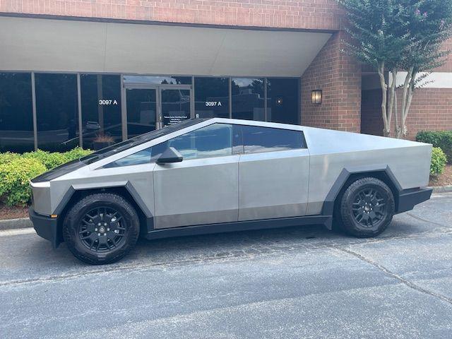 2024 tesla cybertruck