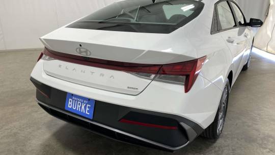 new 2024 hyundai elantra hybrid blue dct