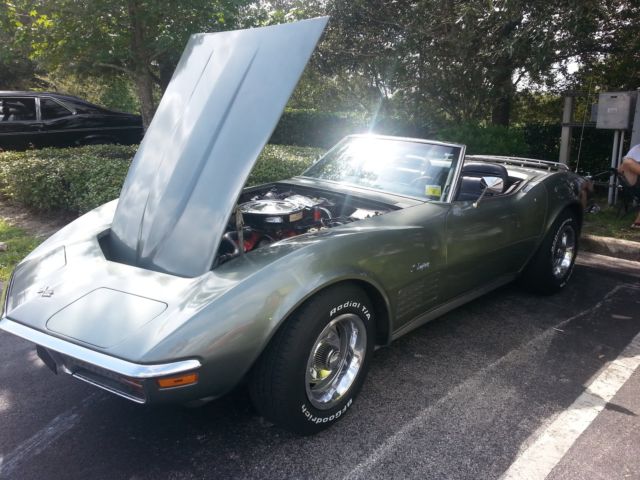 1972 corvette convertible with both tops