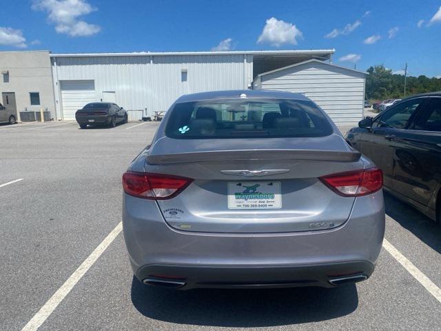 2015 chrysler 200 s