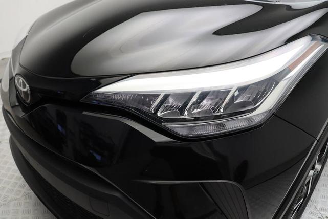 2022 toyota c-hr xle