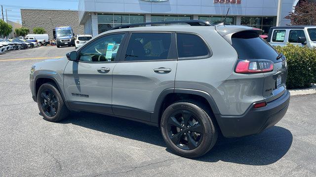 2023 jeep cherokee altitude