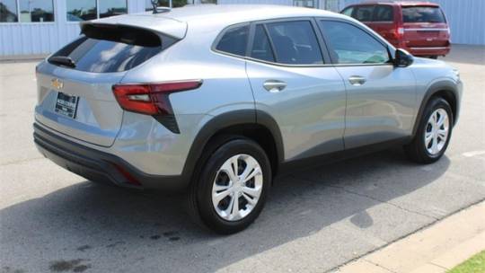 2024 chevrolet trax ls