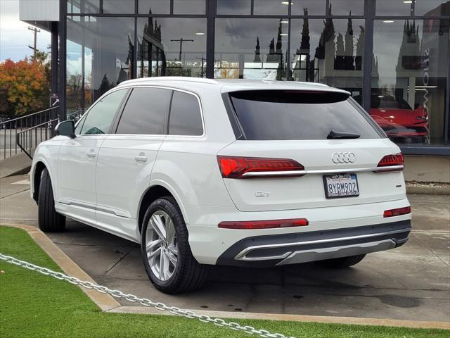 2022 audi q7 45 premium