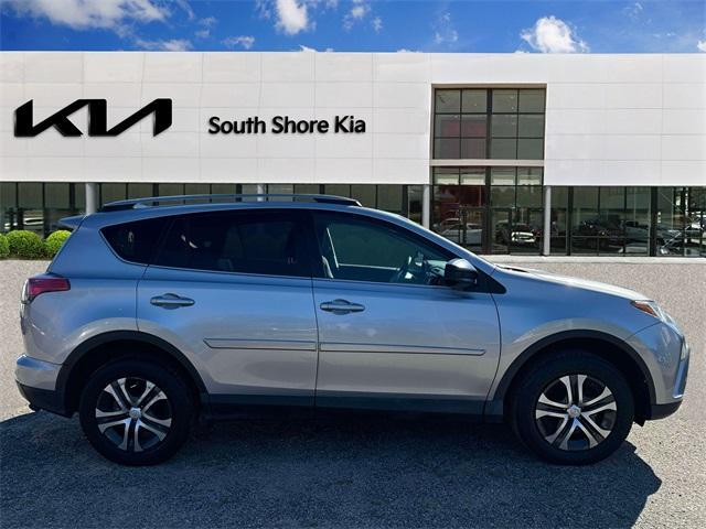 2018 toyota rav4 le