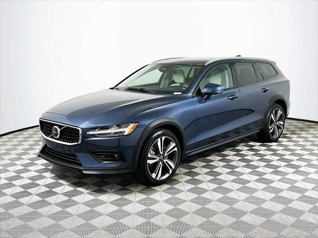 2023 volvo v60 cross country b5 plus