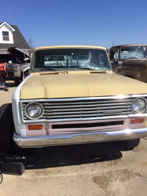 international harvester 1975 200 eight pick up truck