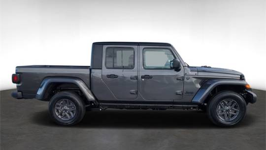 2024 Jeep Gladiator