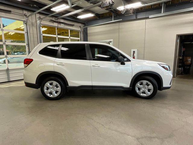 2019 subaru forester base
