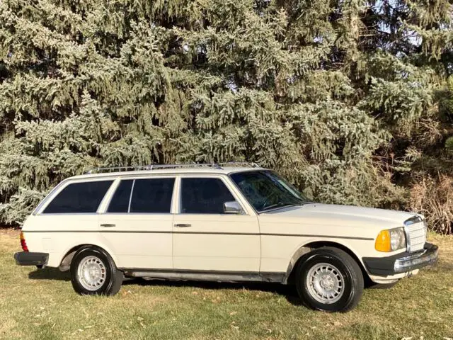 1982 mercedes benz 300td wagon rare super clean