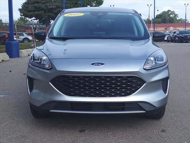 2022 ford escape se
