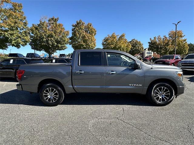 2021 nissan titan sv
