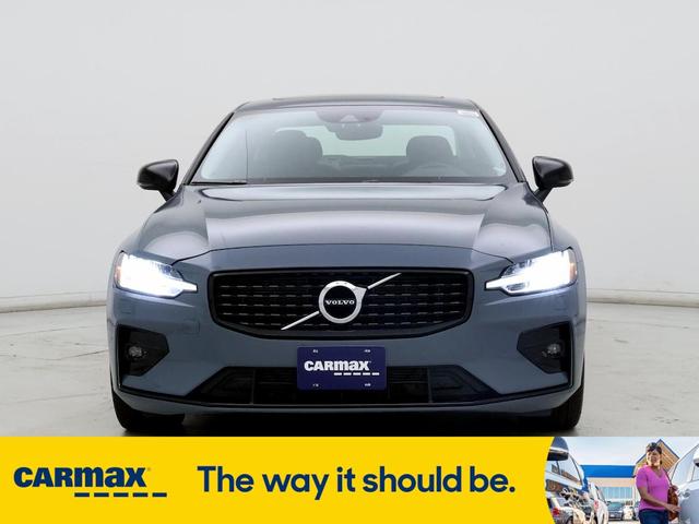 2022 volvo s60 b5 momentum