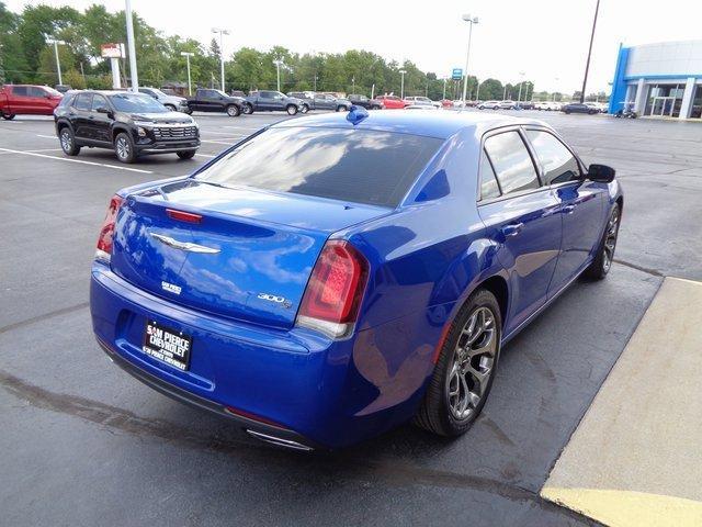 2018 chrysler 300 s