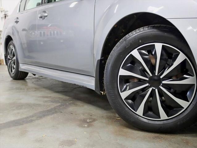 2011 subaru legacy base