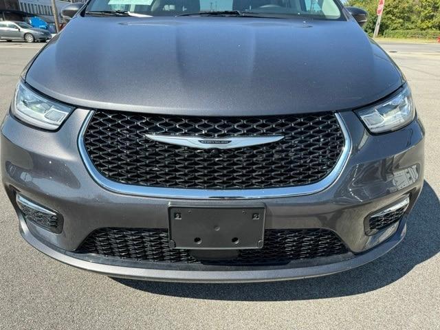 2023 chrysler pacifica touring-l