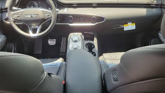 2025 Genesis GV70