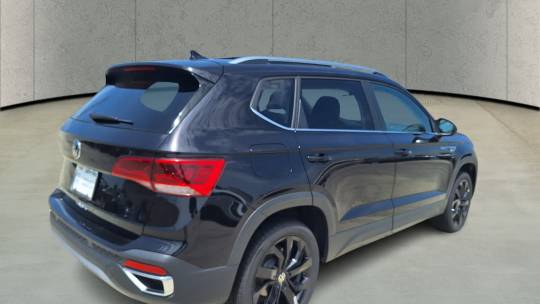 2024 Volkswagen Taos se