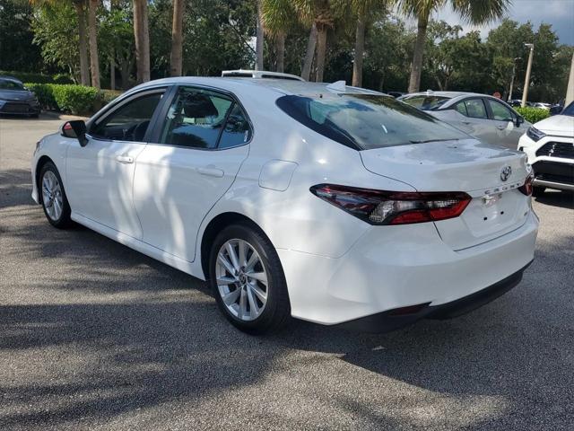 2023 toyota camry le