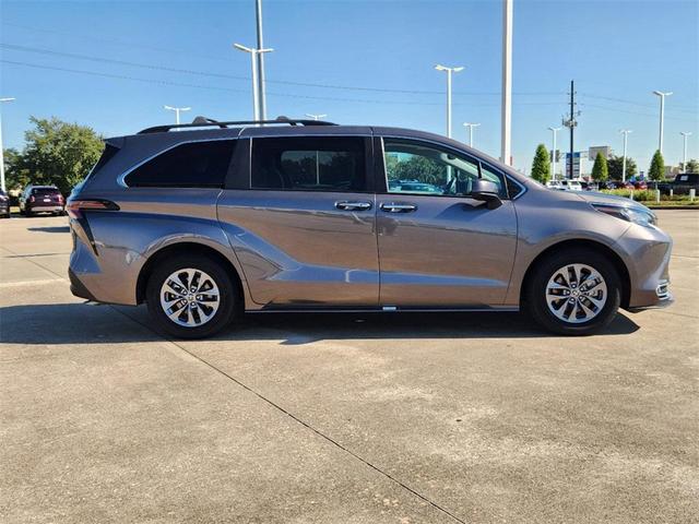 2023 toyota sienna xle