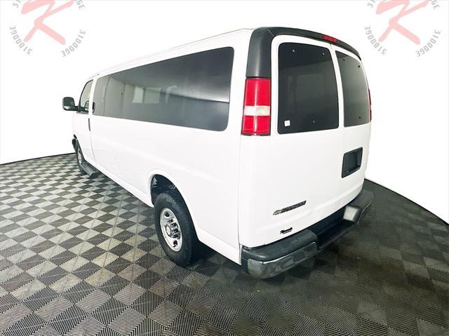 2019 chevrolet express 3500 lt