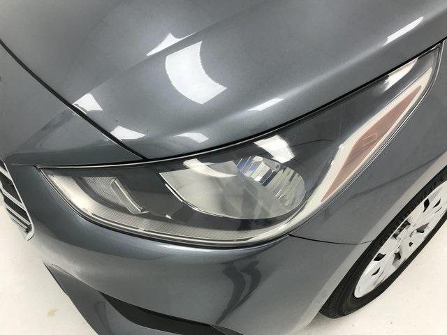 2019 hyundai accent se