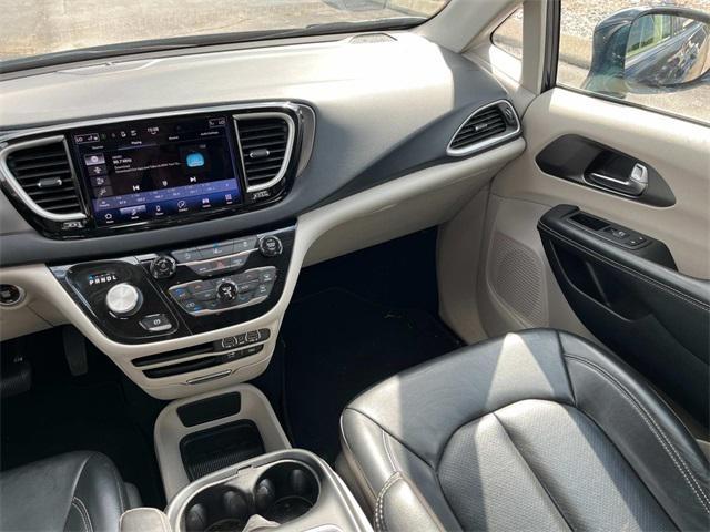 2022 chrysler pacifica touring l