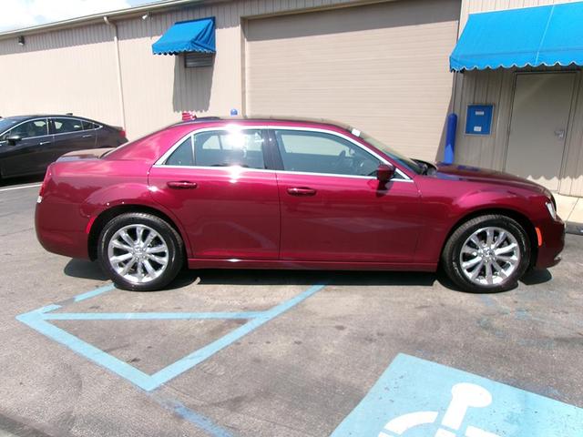 2017 chrysler 300 limited