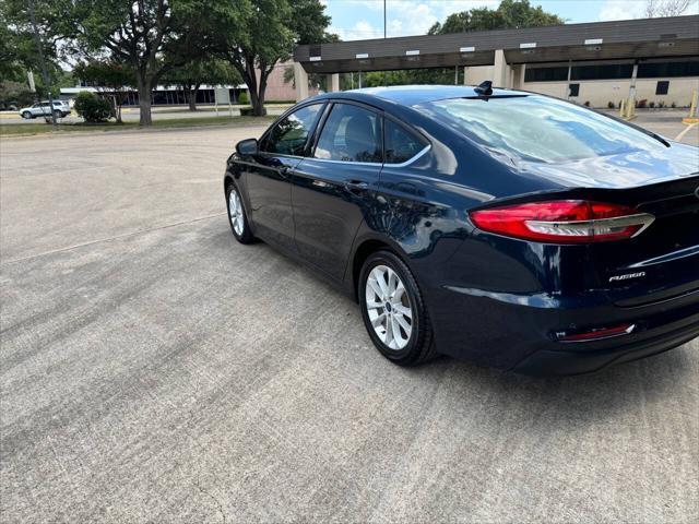 2020 ford fusion se