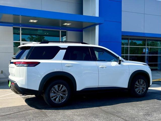 2023 nissan pathfinder sv