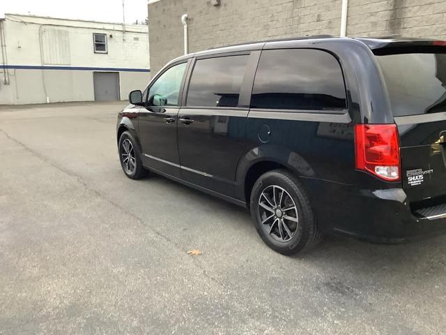 2018 dodge grand caravan gt