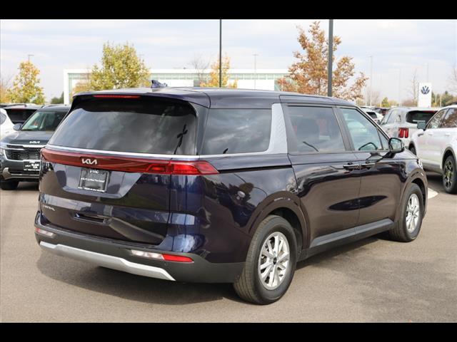 2023 kia carnival lx