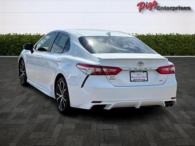 2020 toyota camry se