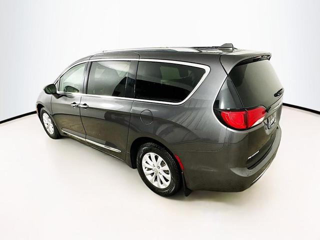 2019 chrysler pacifica touring-l