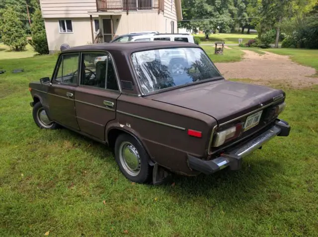 1986 lada vaz 2106 sedan