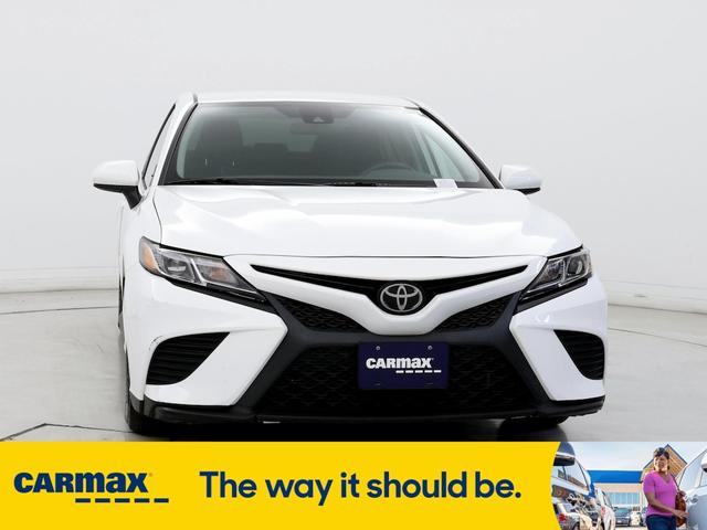 2020 toyota camry se