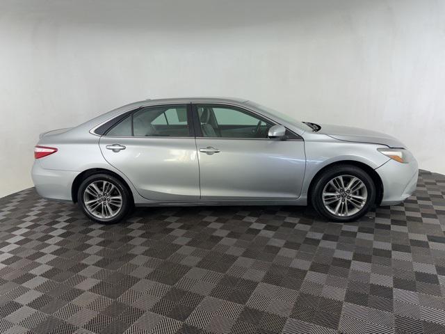 2016 toyota camry se