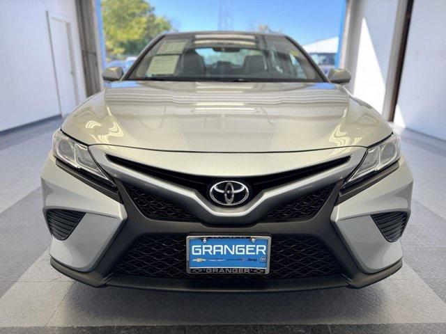 2019 toyota camry se