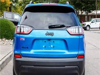 2023 Jeep Cherokee altitude lux