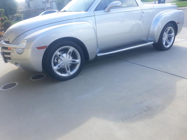 2004 chevrolet ssr base